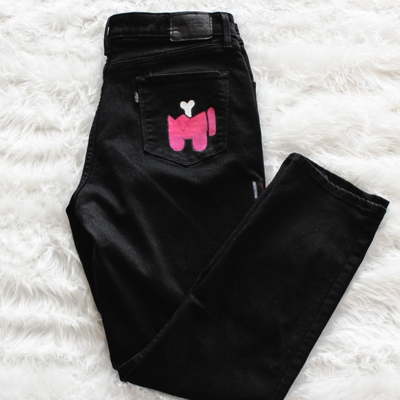 Levi's Denim - Classic Mid Rise Skinny Black Levi Strauss jeans.